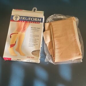 NEW Truform Below Knee Compression Stockings ExtraFirm (30 - 40 Mm Hg) MEDIUM